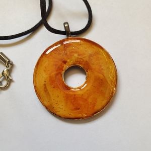 Gold Tone Hand Painted 22'' Necklace.